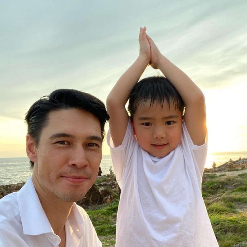 ยังไงก็ต้องไป พิธ๊กรหนุ่ม กอดลาลูกเมียขอไปอยู่โตเกียว 4 15